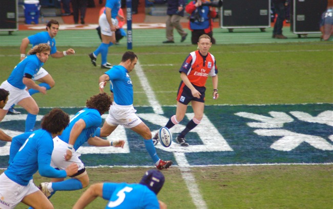 Dernière journée à haut risque pour 11 des 14 clubs du championnat de France élite de rugby. Photo CC BY-SA 3.0/