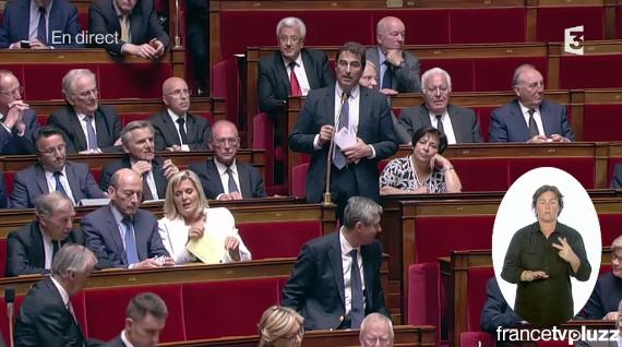 49.3 sur la loi Macron, séance houleuse pour Valls à l'Assemblée