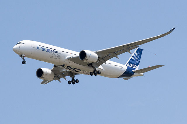 La compagne aérienne Garuda Indonesia signe une lettre d'intention pour la commande de 30 avions Airbus A350 XWB « <a href="http://commons.wikimedia.org/wiki/File:A350_First_Flight_-_Low_pass_03.jpg#/media/File:A350_First_Flight_-_Low_pass_03.jpg">A350 First Flight - Low pass 03</a> » par <a href="//commons.wikimedia.org/wiki/User:Don-vip" title="User:Don-vip">Don-vip</a> — <span class="int-own-work" lang="fr">Travail personnel</span>. Sous licence <a href="http://creativecommons.org/licenses/by-sa/3.0" title="Creative Commons Attribution-Share Alike 3.0">CC BY-SA 3.0</a> via <a href="//commons.wikimedia.org/wiki/">Wikimedia Commons</a>.