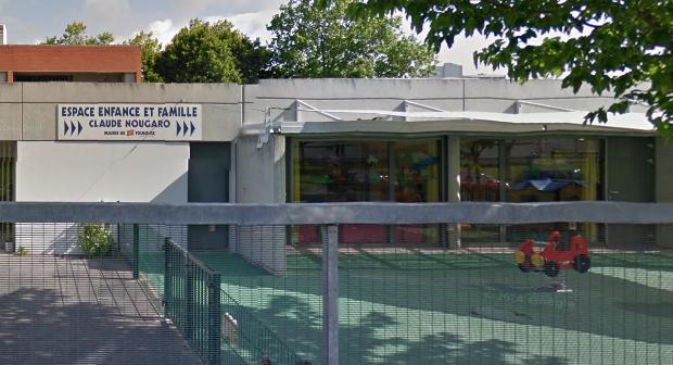 Toulouse oubliée et enfermée dans la crèche une fillette retrouvé en pleurs