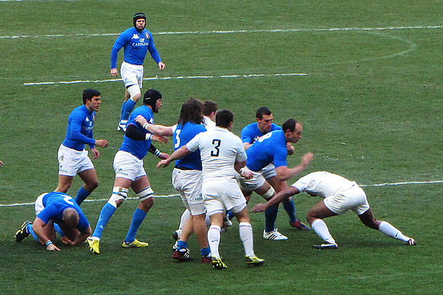 La France affronte l'Italie pour son entrée dans la coupe du monde 2015 de rugby Photo « Rugby 2012 Six Nations France - Italy » par Skadd77 — Travail personnel. Sous licence CC BY-SA 3.0 via Wikimedia Commons.
