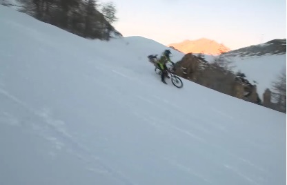 Course nationale de VTT sur neige &agrave; la station du Mourtis