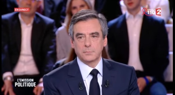 Angot, Hollande, Filippetti, Beregovoy : François Fillon tente de contre attaquer