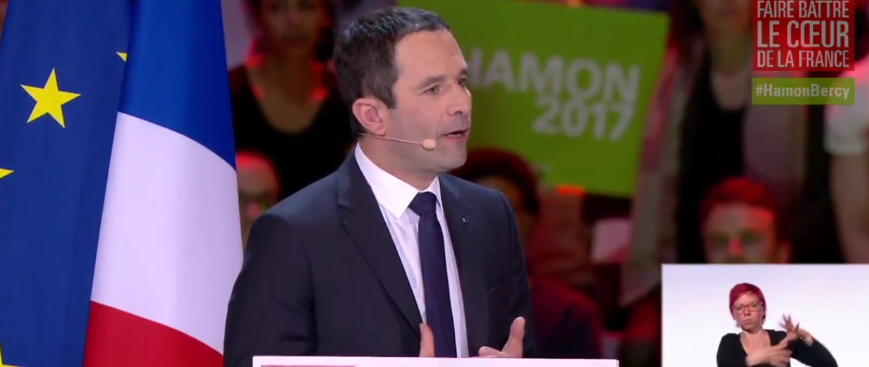 Benoit Hamon dénonce les candidats du parti de l'argent Benoit Hamon dénonce les candidats du parti de l'argent