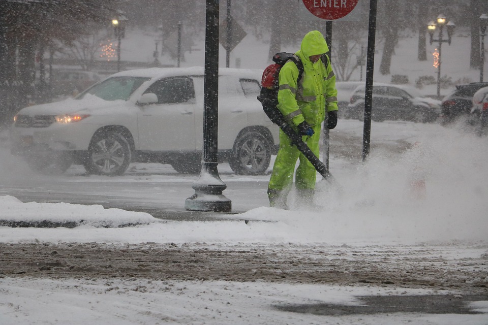Neige froid vent, la tempête Stella frappe New York et Philadelphie