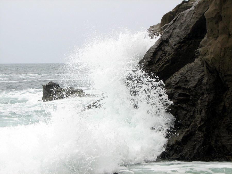 Vagues submersion. la Corse en alerte météo vigilance orange