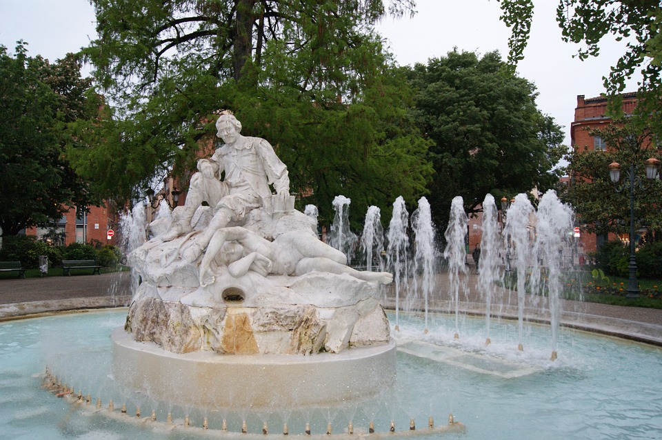 Vents violents. les parcs et jardins fermés à Toulouse Vents violents. les parcs et jardins fermés à Toulouse