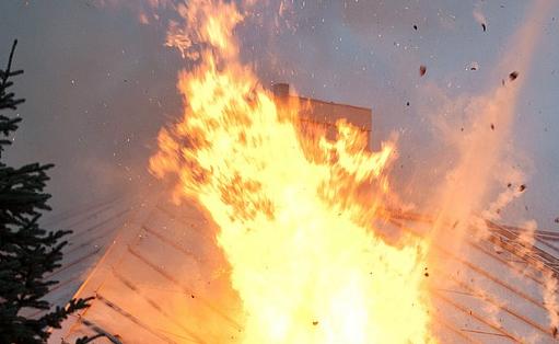 Toulouse. une maison en feu rue Baqué quartier Minimes Toulouse. une maison en feu rue Baqué quartier Minimes