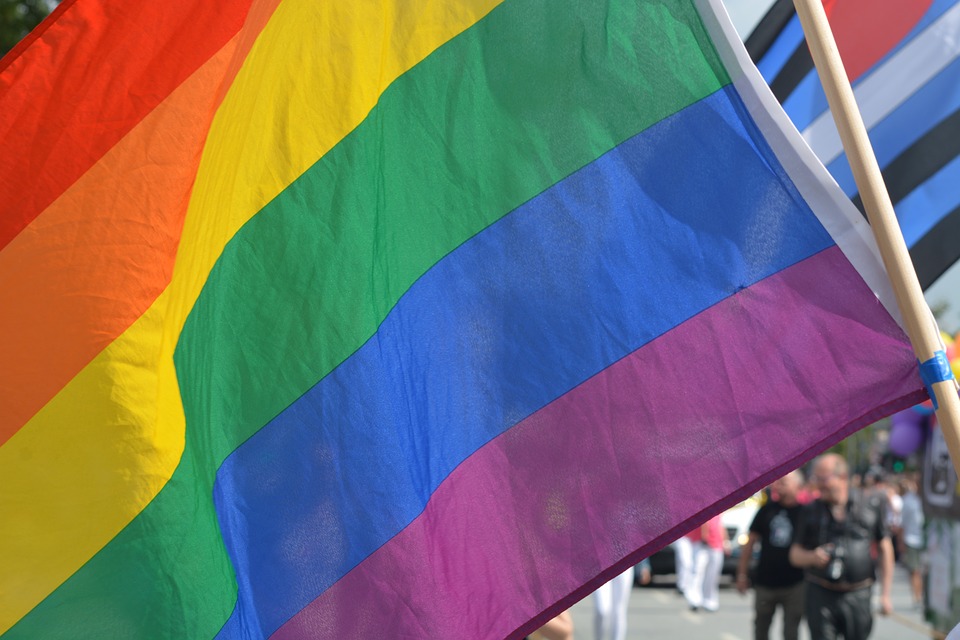 Azerbaïdjan, Egypte, Indonésie, des dizaines d’homosexuels arrêtés Azerbaïdjan, Egypte, Indonésie, des dizaines d’homosexuels arrêtés