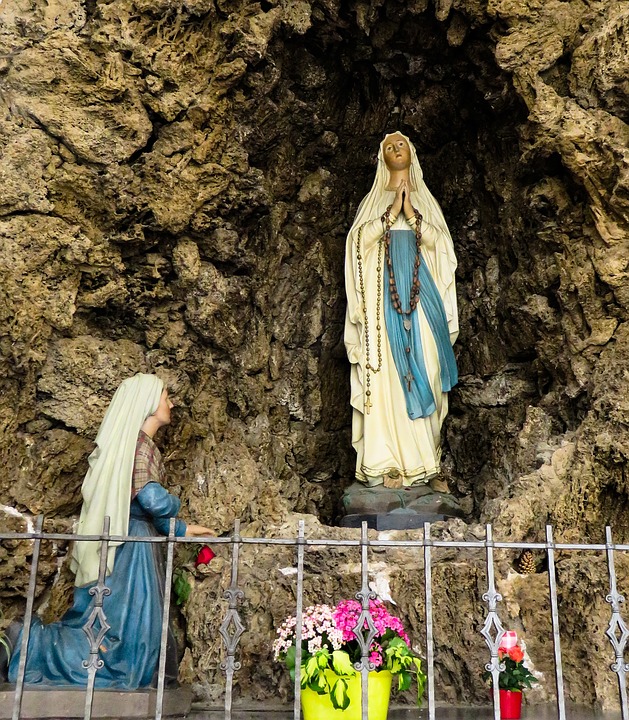 à Lourdes, le pèlerinage du Rosaire placé sous haute surveillance à Lourdes, le pèlerinage du Rosaire placé sous haute surveillance