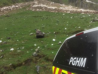 Une avalanche s'est produite ce mardi 29 mai dans le secteur de Cauterets. Cette avalanche de printemps impressionne par sa puissance. En début d'après-midi ce mardi, un témoin a signalé à la gendarmerie une avalanche de neige compacte de grand importance entre le parking de la station de Cauterets et le refuge d'Ilhéou a indiqué la gendarmerie du 65 sur son compte facebook. Les gendarmes du PGHM ont constaté l'ampleur de la coulée : 80 m de large, 800 m de long et 3 m d'épaisseur. Nulle victime n'est à déplorer. Souvent accompagnées de roches et de terre ces avalanches sont redoutables et peuvent occasionner de lourds dégâts. Il suffit de faire preuve de vigilance sur les chemins de randonnée situés en fond de vallon bordés de pentes d'altitude soulignent les gendarmes.
