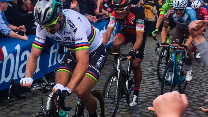 Peter Sagan déjà en jaune Peter Sagan déjà en jaune