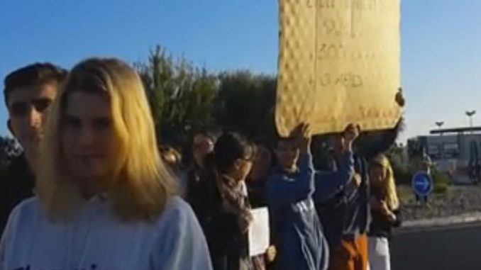 Aude. Manifestation en raison du manque de personnel au lycée de Lézignan-Corbières Aude. Manifestation en raison du manque de personnel au lycée de Lézignan-Corbières