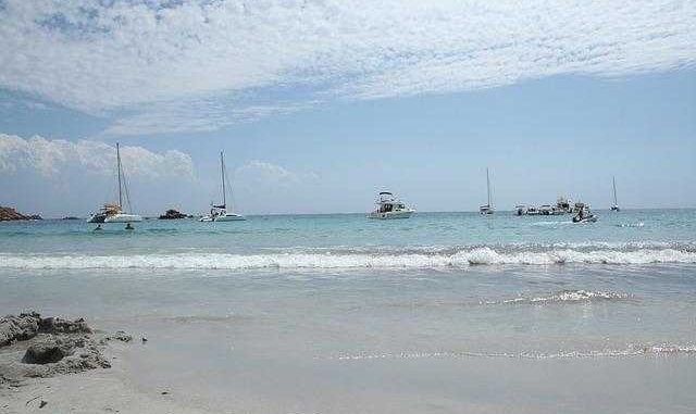 Corse enquête et opérations de dépollution après une collision entre deux navires Corse : enquête et opérations de dépollution après une collision entre deux navires