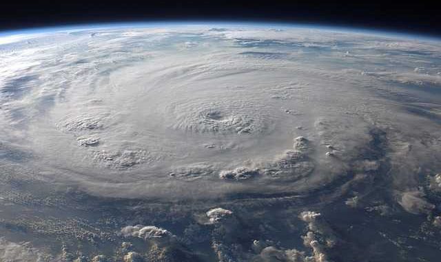 Impressionnant l'ouragan Michael filmé depuis la station spatiale ISS Impressionnant : l'ouragan Michael filmé depuis la station spatiale ISS