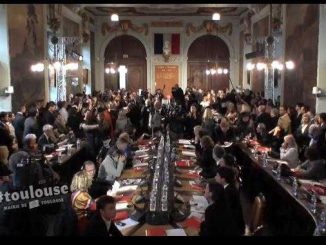 Le conseil municipal de Toulouse en 5 Tweets