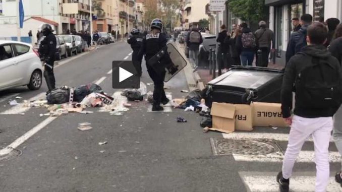 Gilets Jaunes. les policiers sont épuisés Gilets Jaunes. les policiers sont épuisés