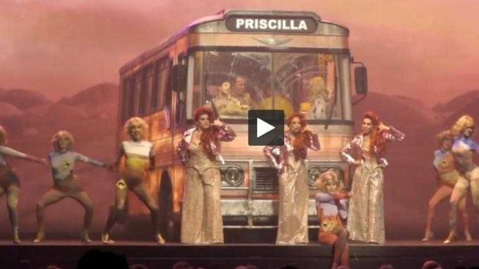 Priscilla Folle du Désert, la comédie musicale passera à Toulouse Priscilla Folle du Désert, la comédie musicale passera à Toulouse