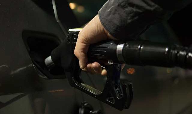 Gilets jaunes. Édouard Philippe va annoncer un moratoire sur la hausse de la taxe sur les carburants Gilets jaunes. Édouard Philippe va annoncer un moratoire sur la hausse de la taxe sur les carburants