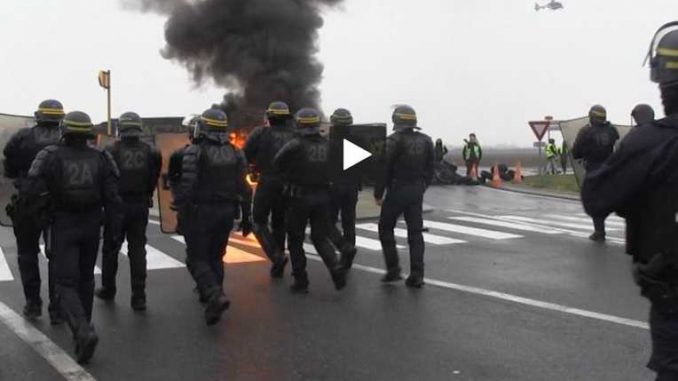 à Toulouse, les Gilets Jaunes ont bloqué les dépôts Airbus puis Amazon à Toulouse, les Gilets Jaunes ont bloqué les dépôts Airbus puis Amazon