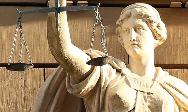 Aveyron. Un pompier ivre tue deux enfants avec son tracteur, six ans de prison ferme Aveyron. Un pompier ivre tue deux enfants avec son tracteur, six ans de prison ferme
