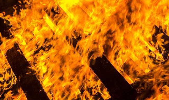 Incendie rue Bayard à Toulouse, 19 victimes dont 2 en urgence absolue Incendie rue Bayard à Toulouse, 19 victimes dont 2 en urgence absolue