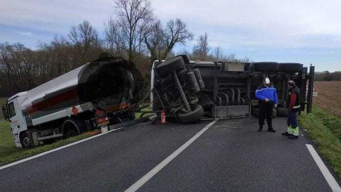 Impressionnant accident de la circulation au nord de Toulouse (1) Impressionnant accident de la circulation au nord de Toulouse