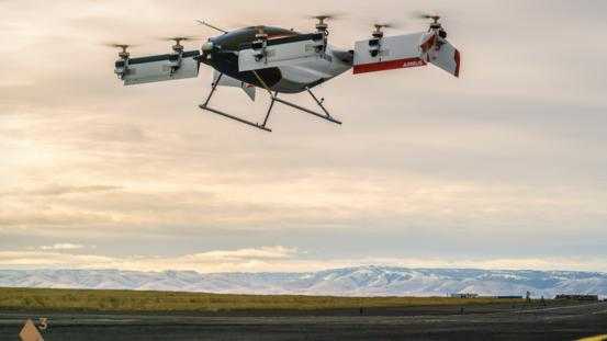 Premier vol réussi pour le Taxi Volant Airbus Vahana 6,2 mètres d'envergure pour 5,7 mètres de long, 2,8 mètres de haut et son poids au décollage est de 745 kg.