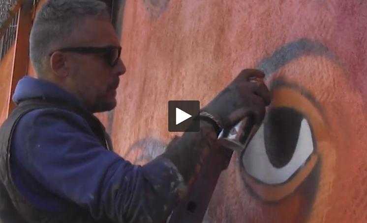 Toulouse. Le graffeur Snake répare sa fresque taguée par les gilets jaunes