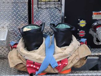 Des Pompiers cibles de tirs par arme à feu à Albi
