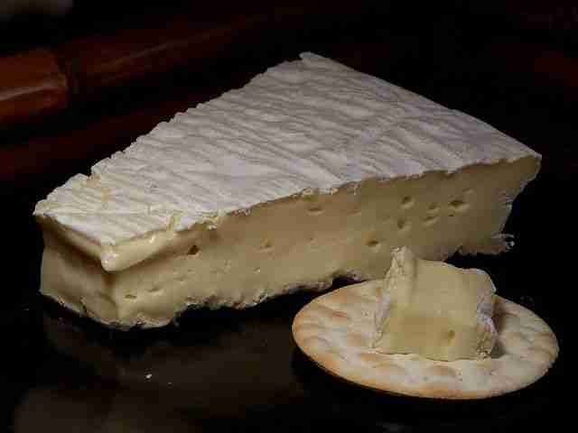 brie-de-meux-3497__480.jpg