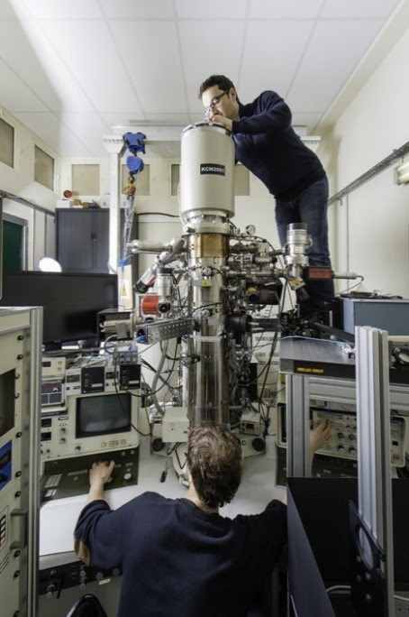 Un des microscopes les plus puissants du monde inauguré à Toulouse Un des microscopes les plus puissants du monde inauguré à Toulouse