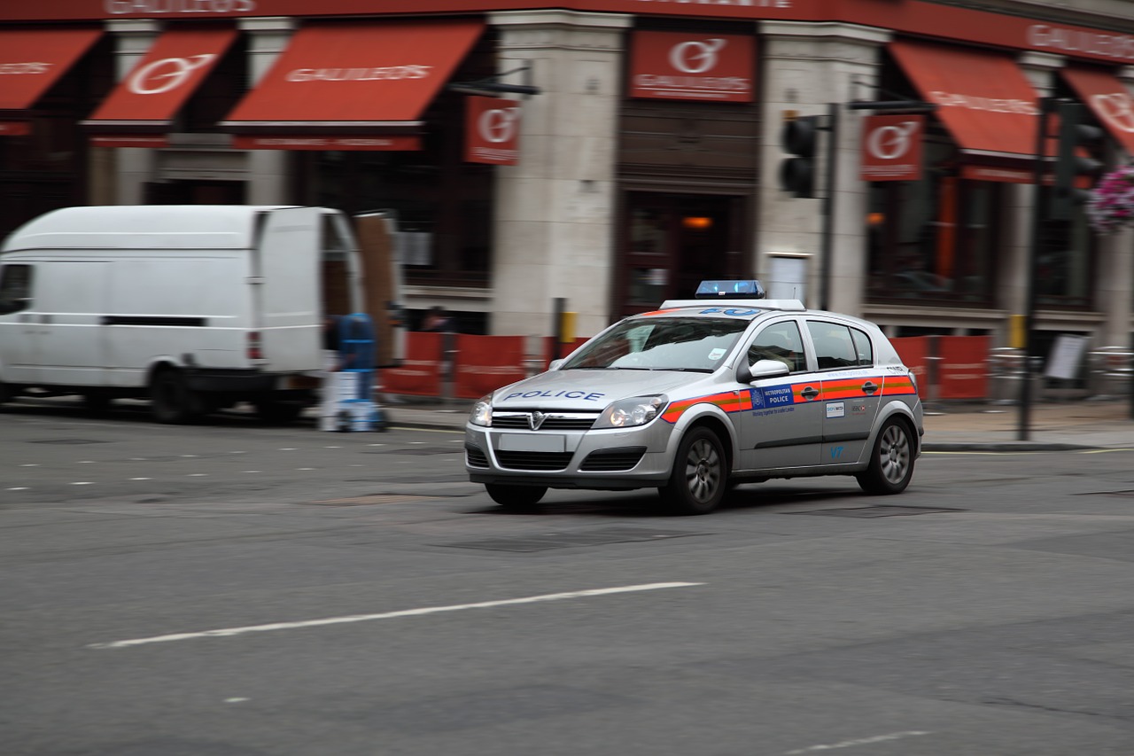 39 cadavres découverts dans un camion à l'est de Londres 39 cadavres découverts dans un camion à l'est de Londres