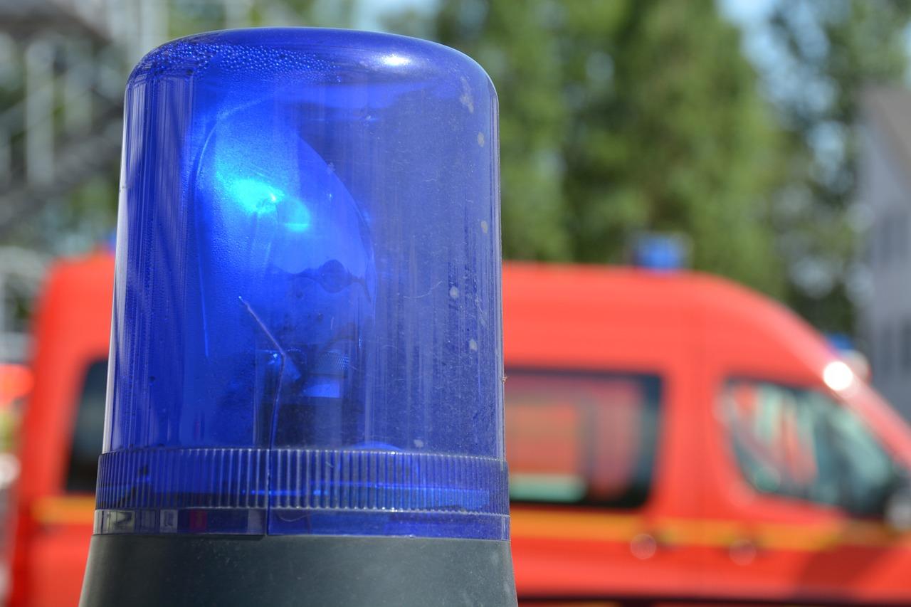 Il volait des masques dans une ambulance Il volait des masques dans une ambulance